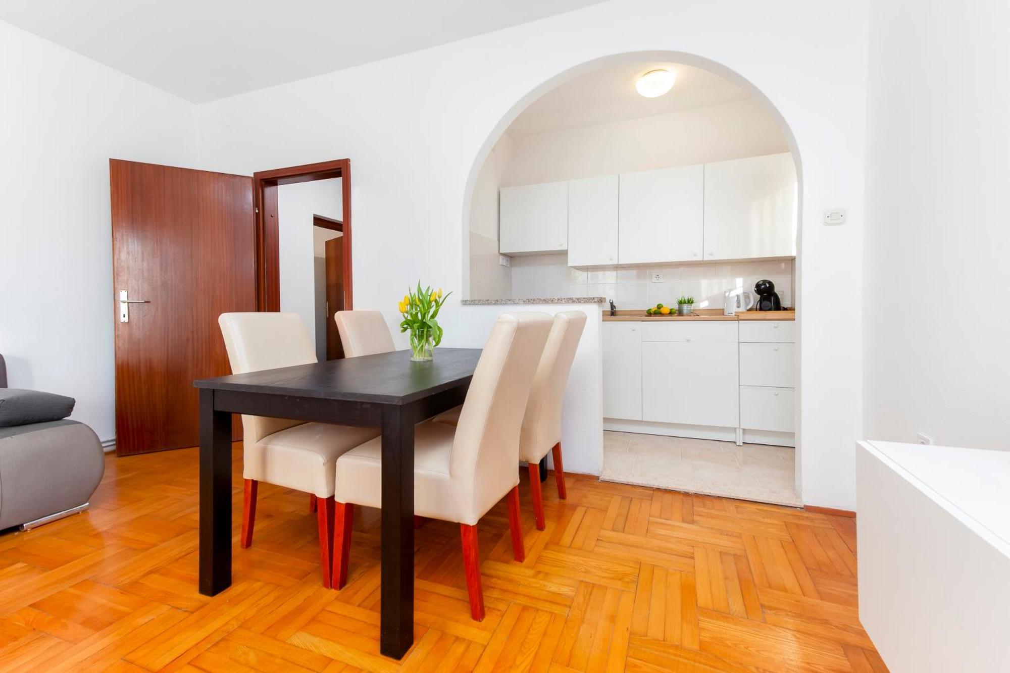 Luce Apartment *